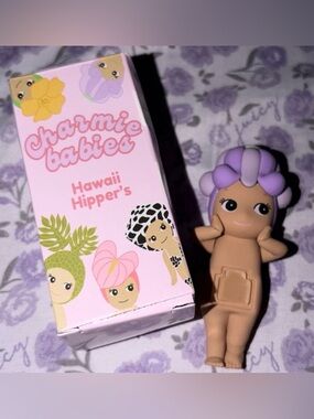 🚨 SOLD 🚨 Charmies of Kona Crown Cutie Hawaii Hippers
